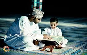 يقول أحد الصالِحين: علّم ولدك القرآن .. والقرآن سيعلمه كل شيءَ.