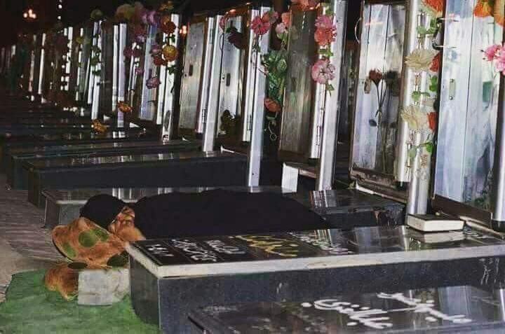 آنه الوالدة وجور الوكت ذبني وأحس الروح راحت من رحت يبني 😢