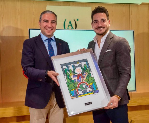 Anoche, en los Premios al Deporte 2016 de Canal Sur, junto a <a href="/eliasbendodo/">Elías Bendodo</a> ¡Gracias a <a href="/canalsur/">CanalSur</a> por la distinción y a <a href="/malaga/">Ciudad de Málaga</a> por el apoyo!