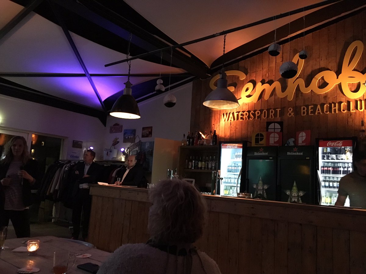 Present bij de Nieuwjaarsbijeenkomst Recreatie- &amp; Toeristensector #Zeewolde #eemhof #beachclub (superleuke plek!) #wewantwaves #PuurVVV