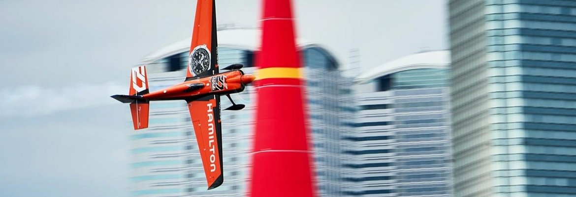 Westime's tweet photo. @hamiltonwatch becomes official timekeeper of @Redbullairrace https://t.co/r3TOgbN9JN