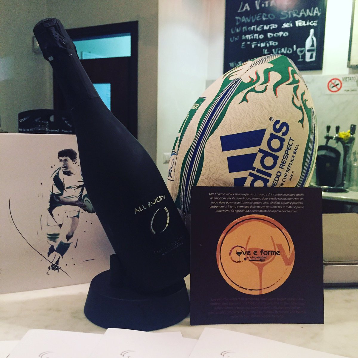 #sixnations #tackleyourthirst with #allrugbywine at #uveforme ! #wine #6nations #rugbytour  #goodfoodinrome #wineinrome #wheretoeatinrome