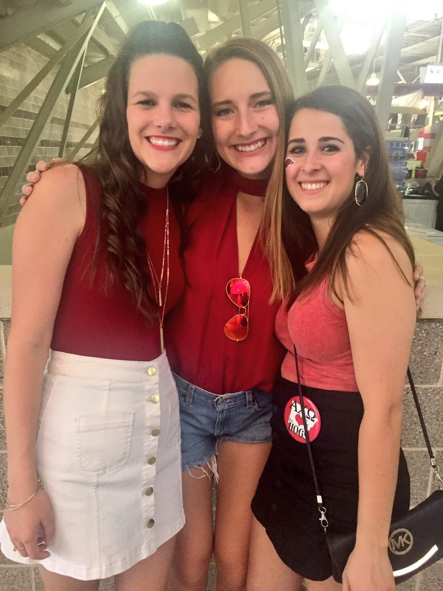 korifreeman's tweet photo. H21BD WEINER!!! so happy to have you as a friend and I can't wait to celebrate tonight and this weekend❣️❣️🎉 https://t.co/ZAGS2Z4YmA