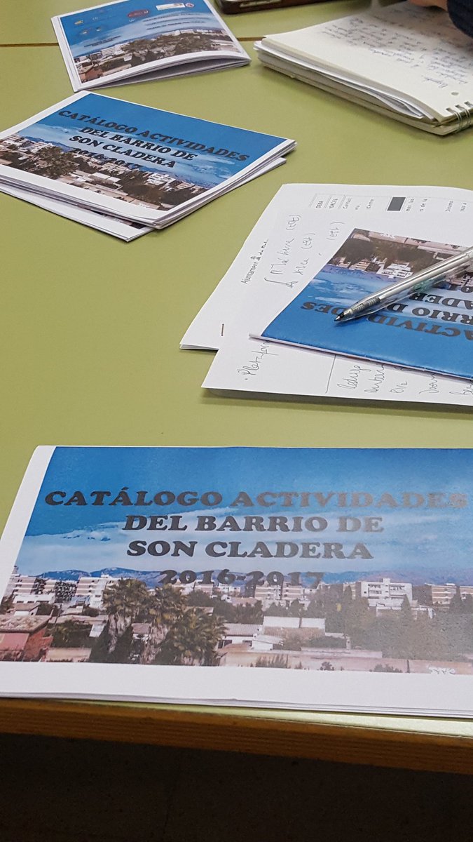 antonia_mp_'s tweet photo. Día con la Plataforma de Son Cladera xra recoger las necesidades del barrio: rutas saludables, limpieza, pistas deportivas... Feim barris! https://t.co/AAiRmotGzL