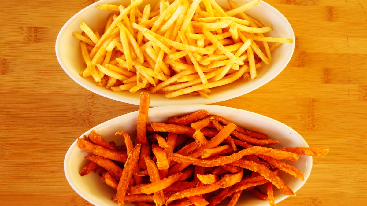 CounterRoswell's tweet photo. Wear your team color on Sunday &amp; enjoy a bowl of Fries or Sweet Potato Fries on us with your meal #wheninroswell #atlantaeats #SBLI #shareit https://t.co/KFzvY6emQS