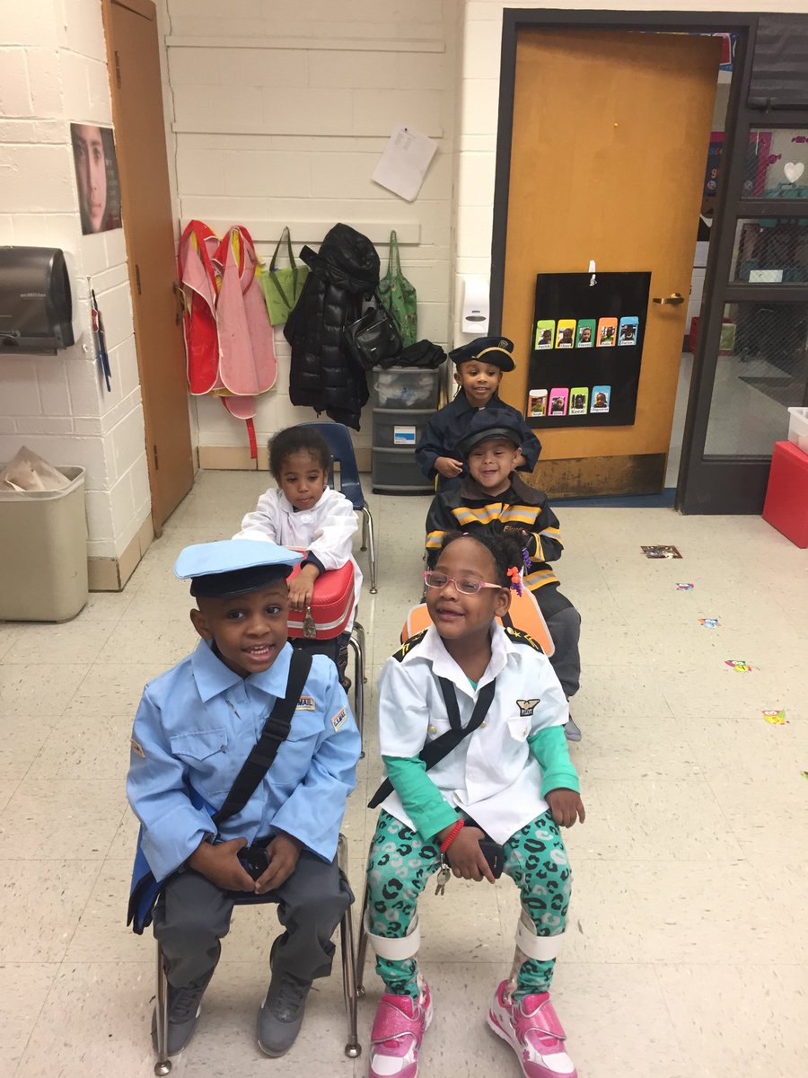 EleanoraLilly1's tweet photo. Preparing for Take-off! EC Transportation Unit! @Flossmoor161 @WesternAve161 https://t.co/jQzYLhpT17