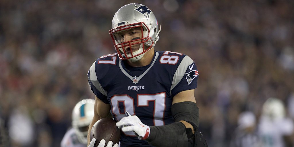 theScore's tweet photo. Rob Gronkowski once missed a free throw intentionally to keep his team's score at 69. https://t.co/RtmElnLJij https://t.co/ABTwbl5BdI