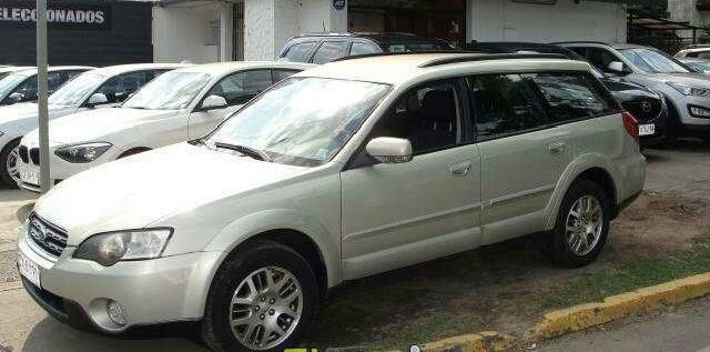 juanja771's tweet photo. Me robaron mi auto... Un subaru outback 2006...patente ZL 1527,Santiago,  sector Centro de Justicia... Gracias https://t.co/6Tl6kivllC