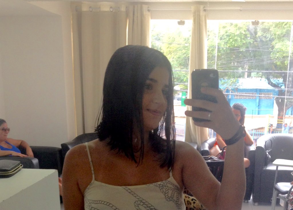 FernandaMagnata's tweet photo. Vai ter cabelo cortado simmm https://t.co/EcWXdsbFmS