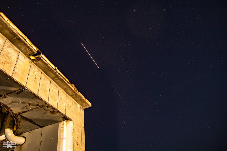 SeanInMotion's tweet photo. After Friday's #ApolloOne 50th anniv. ceremony at LC34, @AstroPeggy @Thom_astro @astro_kimbrough performed a flypast w/HTV-6. @csa_asc #APOD https://t.co/ww8uD9YkKE