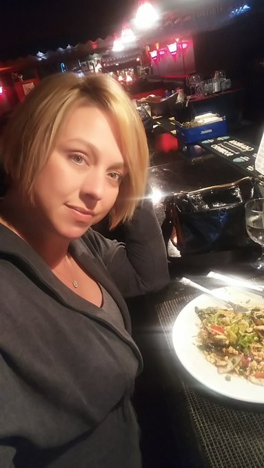 Okay the dreaded selfie.  I know you all ask but taking a photo of oneself during lunch seems Soooo silly😛<a href="/tag/goddesstime"class="tags"><span>#goddesstime</span></a>