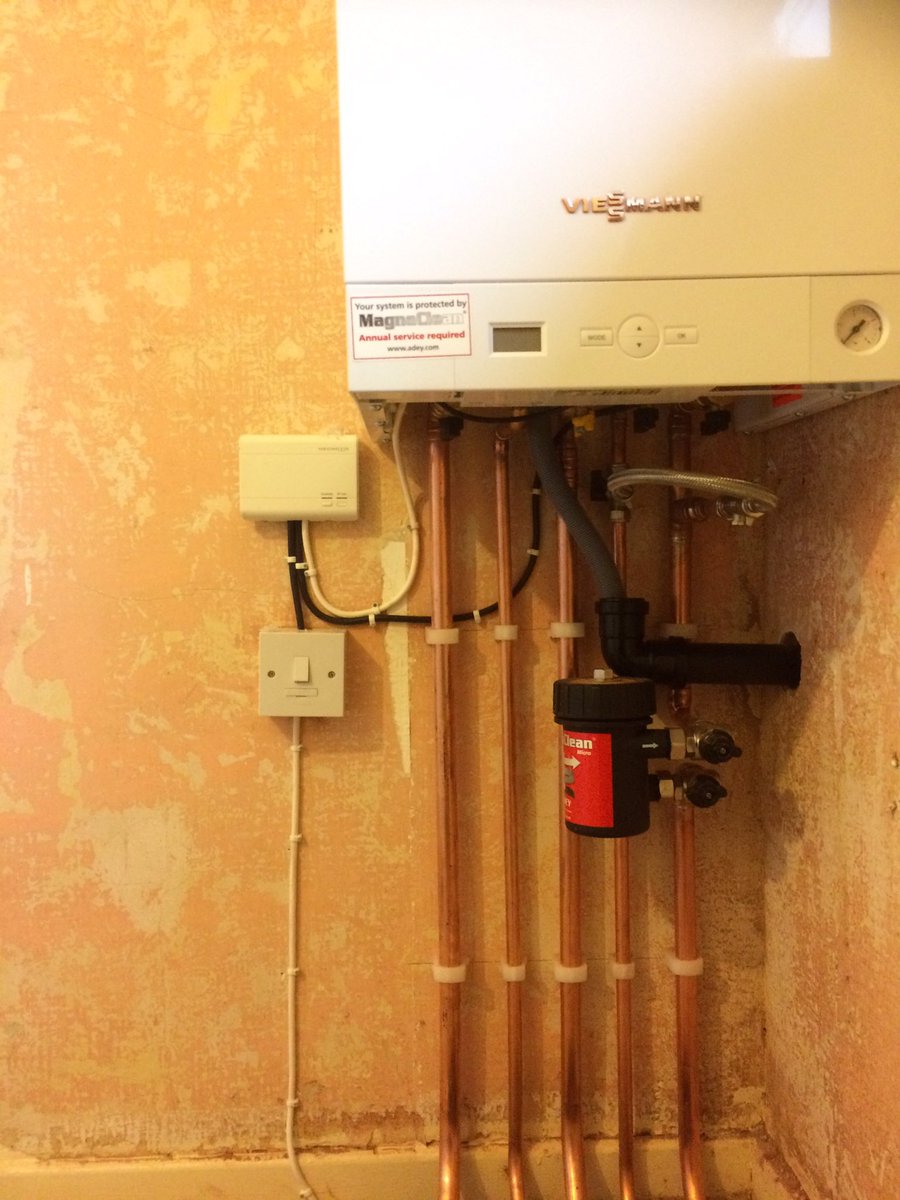 dynamicgasLtd's tweet photo. Anothe busy day installing the best in the business @ViessmannUK https://t.co/oyaNPQnfwO