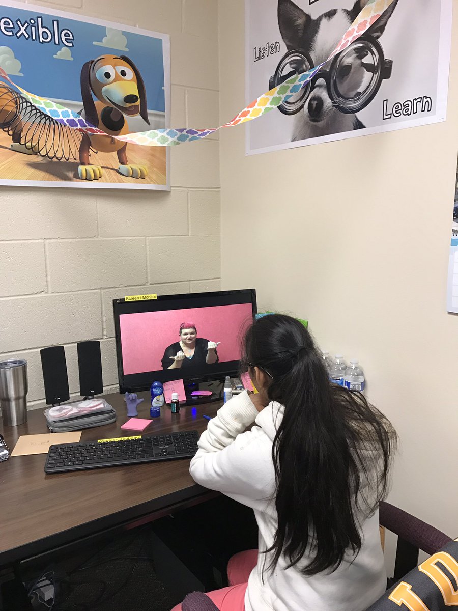 Equal access ... my kiddos are able to learn popular song lyrics through <a href="/Musicterp/">Amber G</a> ❤️❤️❤️ <a href="/vogeltexans/">Vogel Texans</a> #conroelearns