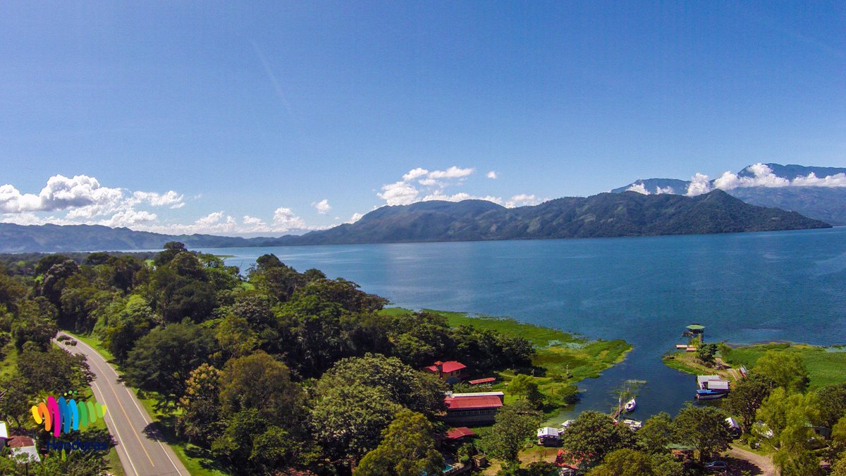 #LagodeYojoa Es una de las principales zonas para observar aves, porque en ella vive una de cada dos especies de aves registrada en Honduras
