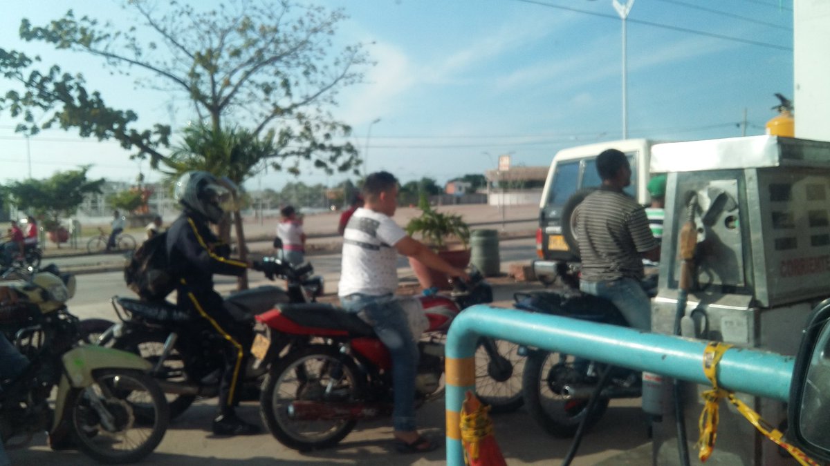 hernanbaqueror's tweet photo. En @Agustin_codazzi colas interminables, solo una gasolinera con cupo, que tristeza, se atrasa mi pueblo @ingefraquintero @Codazzi_informa https://t.co/bvD3yz0QjF