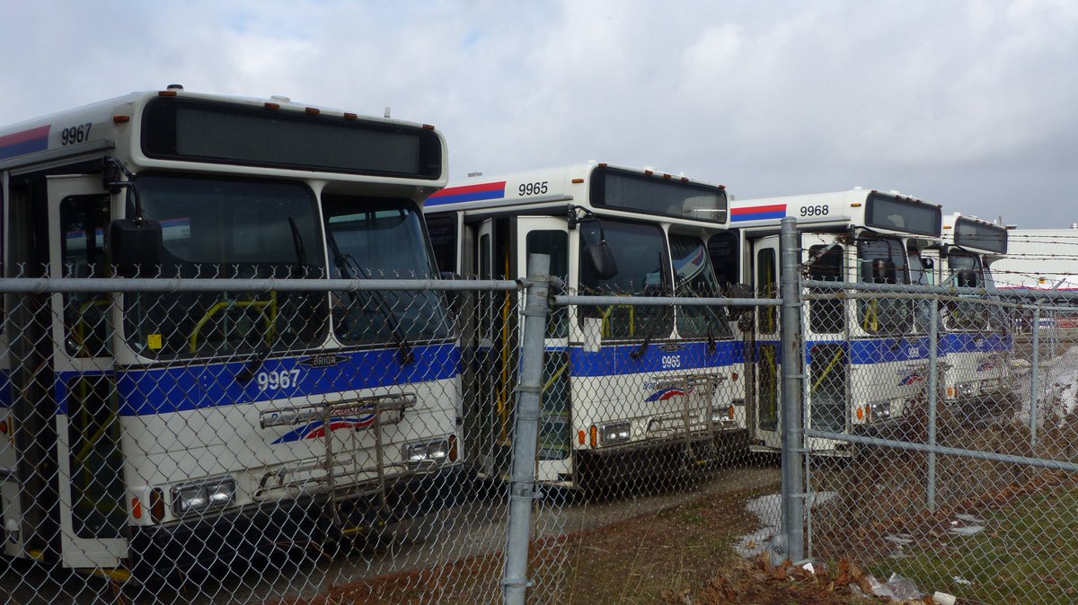 TransitFan84's tweet photo. Yesterday's post: 1999 Orion V's. An end of an era for Brampton Transit @BramptonTransit #bramptontransit #orionV #orionbusindustries https://t.co/Vck392TeX5