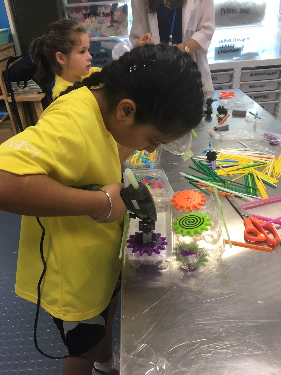 laurenhateleyc's tweet photo. Thanks for our intro to the #nistmakerspace @ToscaKilloran! What a fun morning @Y2NIST #NISTis https://t.co/gGhfLqlSTI