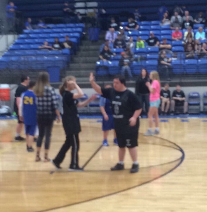 annaccall's tweet photo. Great sportsmanship during the Team Trojans game! Pretty good coaching too, Joneses :)
@KaycLeMae @SHS_CoachJones https://t.co/IYoDJLFesx