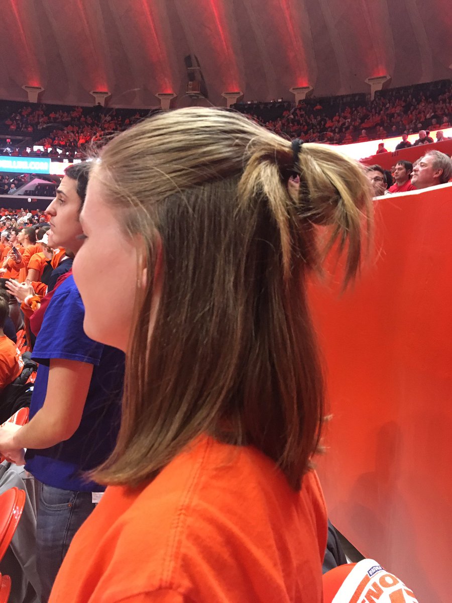hanney18180's tweet photo. Finke hair don't care #Illini @xcselena13 https://t.co/Rr4yxUjHSU