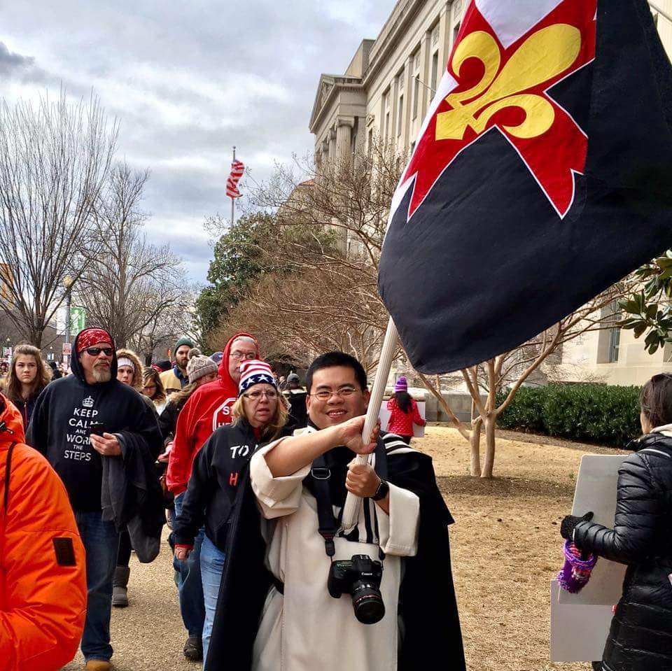 fneexplorers's tweet photo. Fr. @LawrenceOP carries the standard of our movement at the #MarchforLife #uigse #fse #fneexplorers https://t.co/RPYZnUMXQo