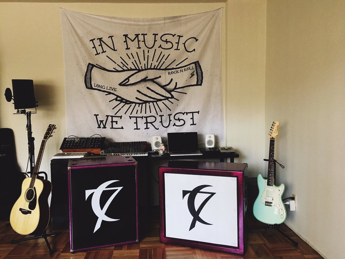 sevendaysleep's tweet photo. "In Music We Trust"

#sevendaysleep #band #amp #customamp #posthardcore #alternativerock #losangeles https://t.co/LuhI7KHIO4