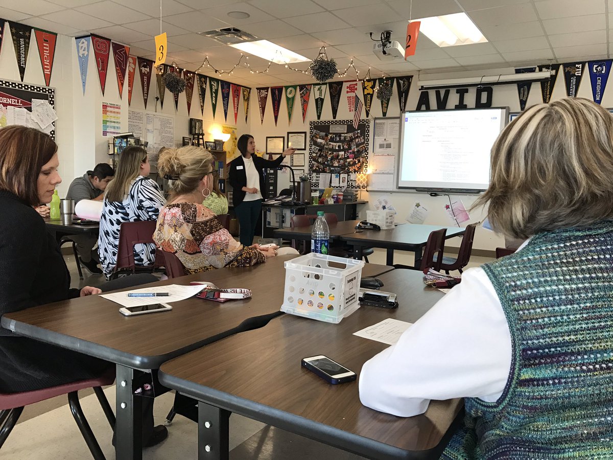 MsWaverkaLHSH's tweet photo. Discussing WICOR strategies at our Site Team Meeting! @HarmonAVID #HarmonAVIDNow @noeyandiaLHSH @MrWilli14 @Owens10 https://t.co/j1FEcqIXpp