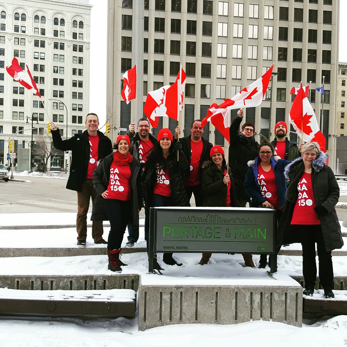 roxcarriere's tweet photo. Share your moment with the Flag Challenge - done! #canada150 #drapeaucanadien #canadianflag #portagemain #winterpeg https://t.co/5bb2Q4krxJ