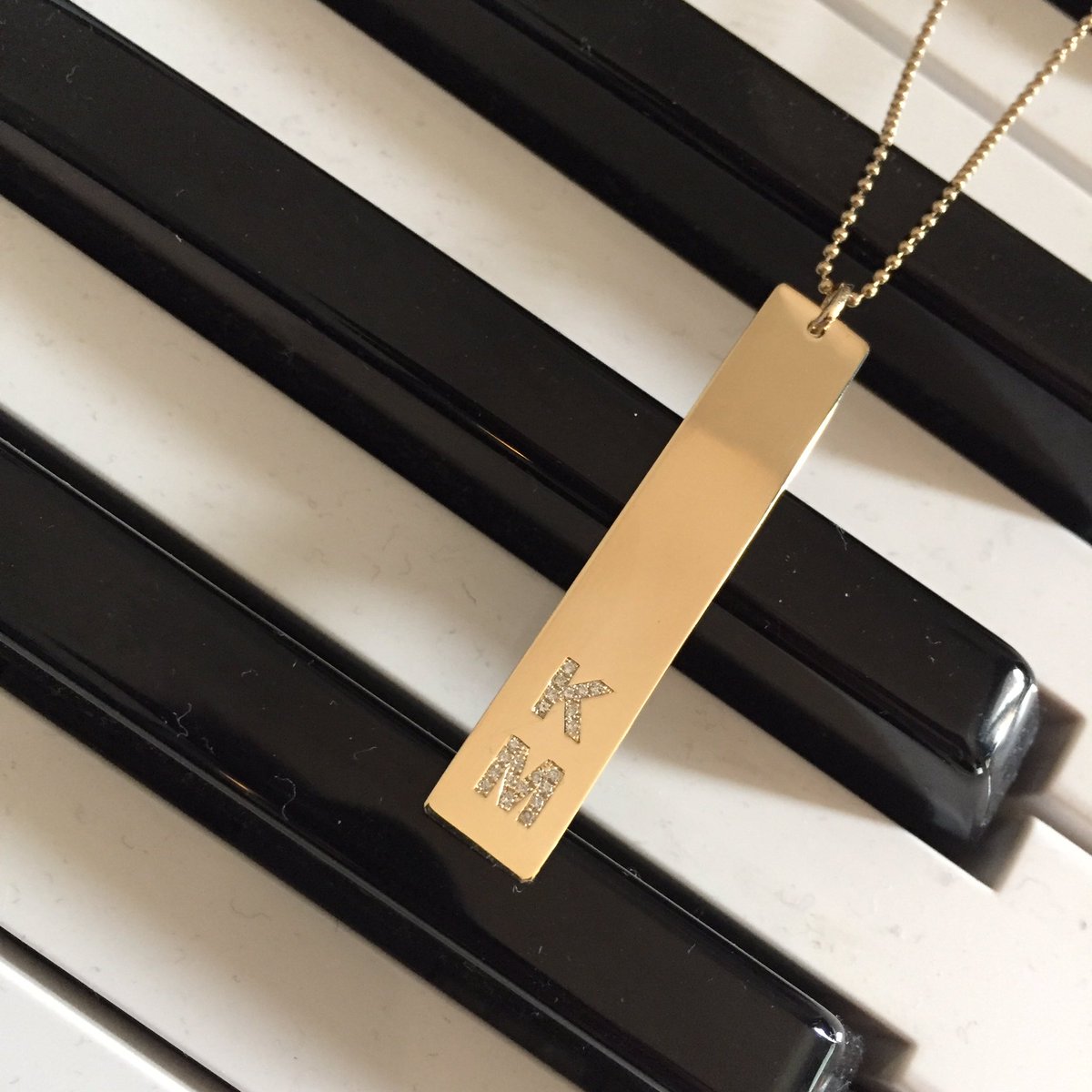 Zoelevjewelry's tweet photo. Time to play🎹✨ #Diamondinitials #nameplate #LettersbyZoe https://t.co/6v3LVAh7dL