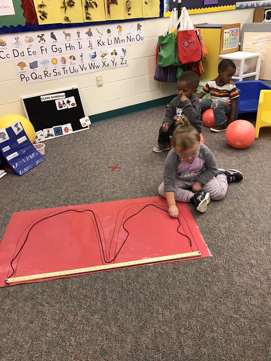 amsforjams's tweet photo. Our construction theme has begun. We are learning about actions words too! #preksmarties #vcsprek #IRESPreKisthebest https://t.co/zikatZT67x