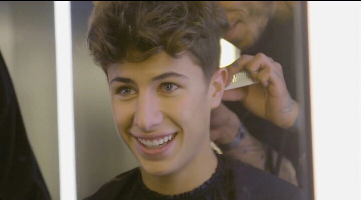AMJopiaPonce's tweet photo. @ElJuanpaZurita tu eres el motivo por el cual sonrió y luchó ,eres una de las personas con las cual sueño!
Te amo!
#JuanpaZuritaDolceGabbana https://t.co/VCrSbt2bKK