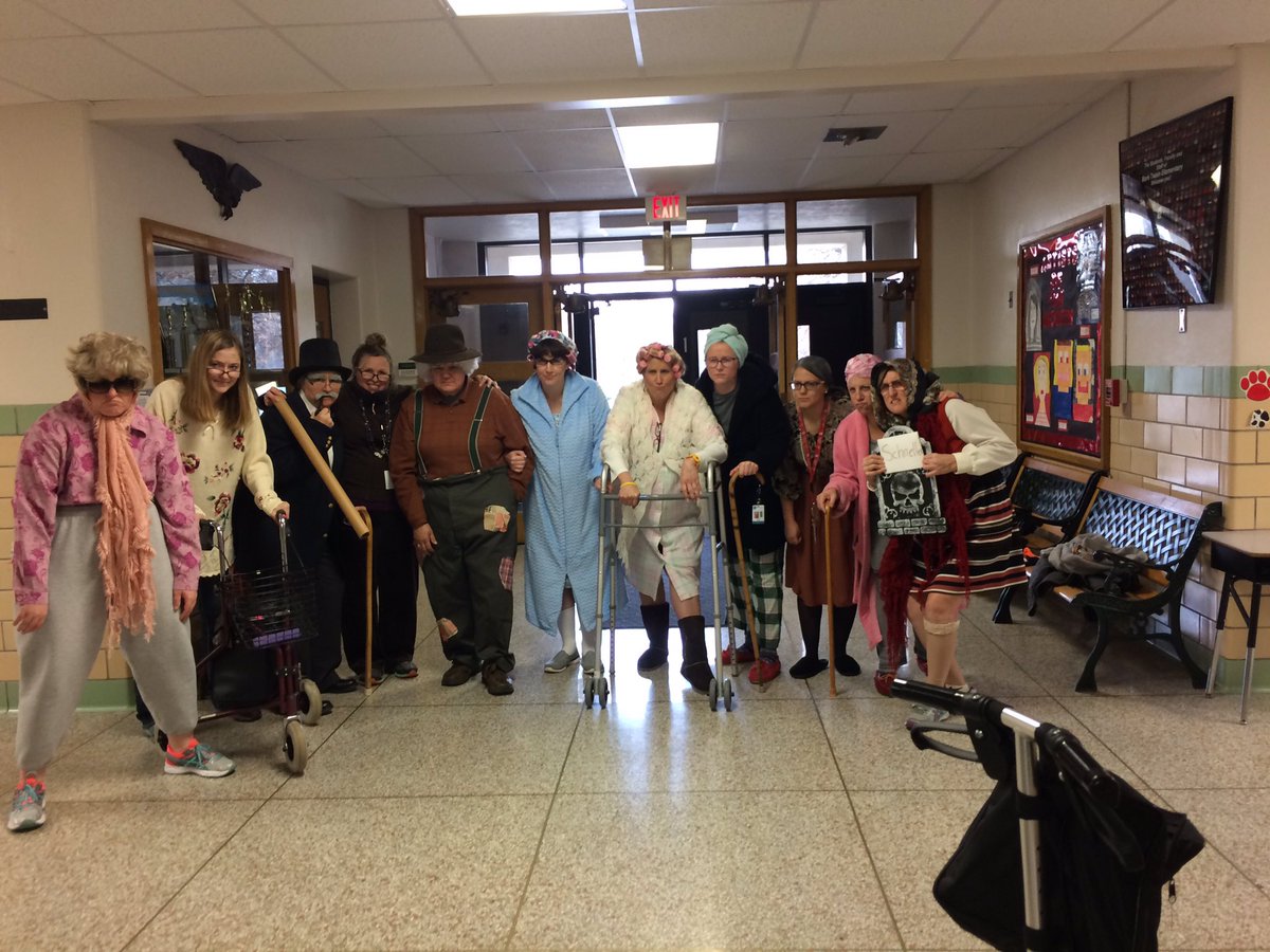 Happy 100th Day from the old teachers at Mark Twain #mteagles #sjsdproud #loveMT