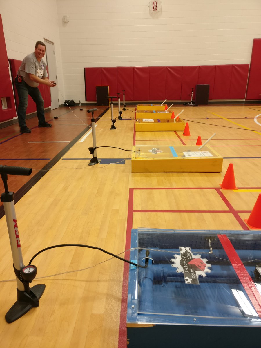 OddVoxel's tweet photo. Oh look, launchers are ready too at Moffat Creek PS. #thisisthefunbit #AirRockets @tinkertruck https://t.co/ZgxwxxhoML