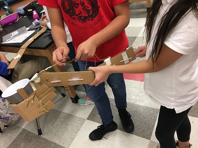 MIMSMakerStudio's tweet image. The engineering cycle w/ @DesignSquad Robo-Arm challenge!  #STEMed  #maketolearn