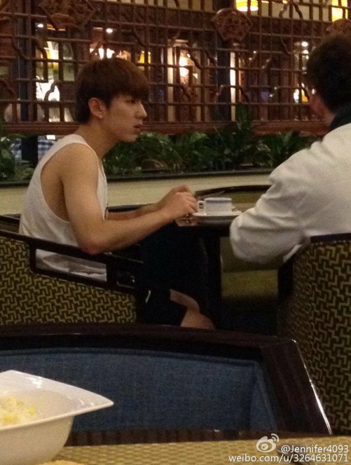 kihyvnlips's tweet photo. OH MY GOD when is this pics taken, see this on my tl in the morning. lq and arms!kihyun bless my soul asdfghjkkl https://t.co/QqJffBlqGK