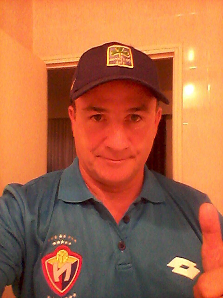 Hoy 21:30 hs por Fox Sports 2, todos con <a href="/elnacionalec/">Club Deportivo El Nacional</a> en su debut de la Libertadores. En la foto, el Lolo Favaro saludando a <a href="/OCCFutbol/">Old Christians Club - Futbol⚽️</a>