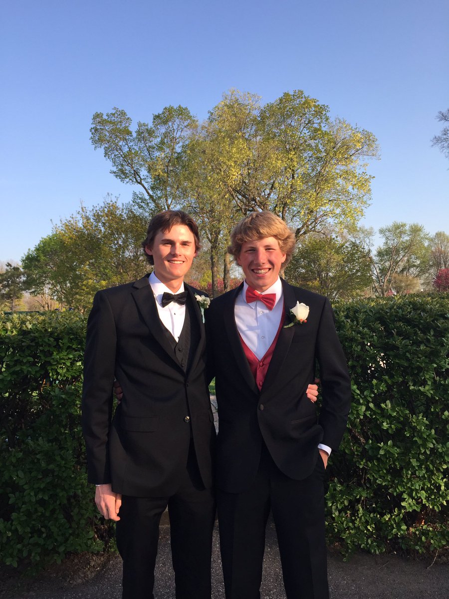 AlexLaFortune's tweet photo. Happy birthday @KuznikAnson hope airforce is treating you well. I definitely miss finger-boarding in calc. #leftdesk (Nelly says hbd too) https://t.co/gbaH82M6Ub