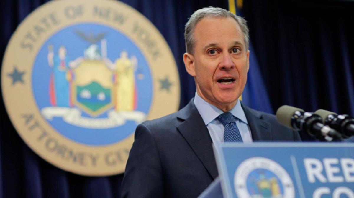 VICE's tweet image. Three states are suing Trump over his immigration ban: bit.ly/2kdXdDb