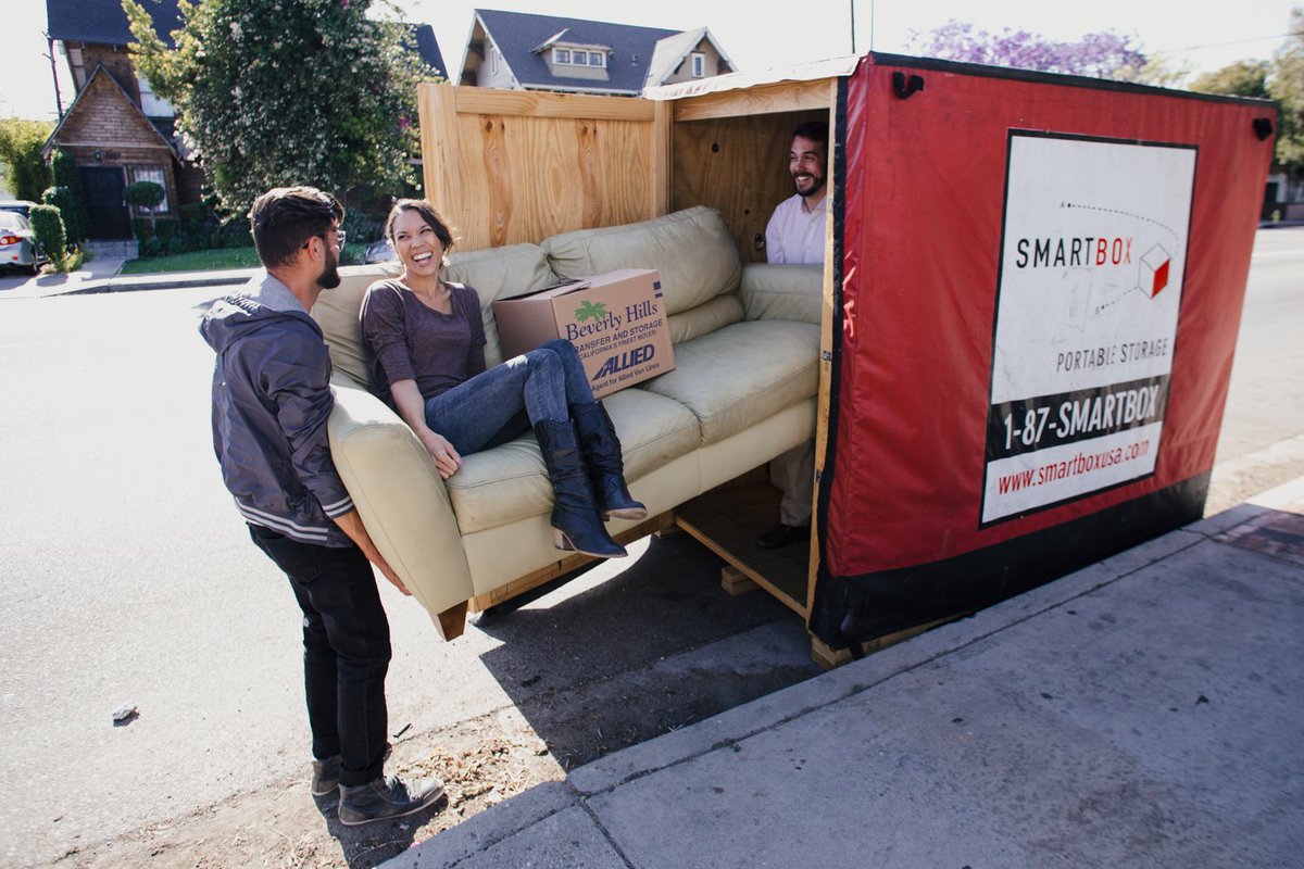 BHTransfer's tweet image. Things you should do while moving: choose the Beverly Hills Transfer family.
Things you shouldn't do while moving: this...