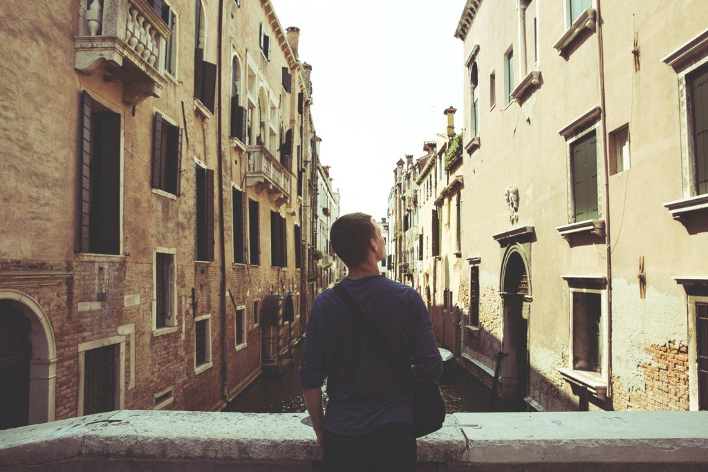 introversioninc's tweet image. Why Do Introverts Enjoy Watching People (Alternatively: Is People Watching an… introversioninc.wordpress.com/2017/01/31/why…