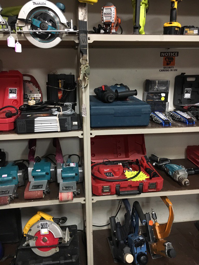 HowardsPawnShop's tweet photo. Tools tools and more tools #Ottawaottawa2017ottcity https://t.co/m23zGaaTgk
