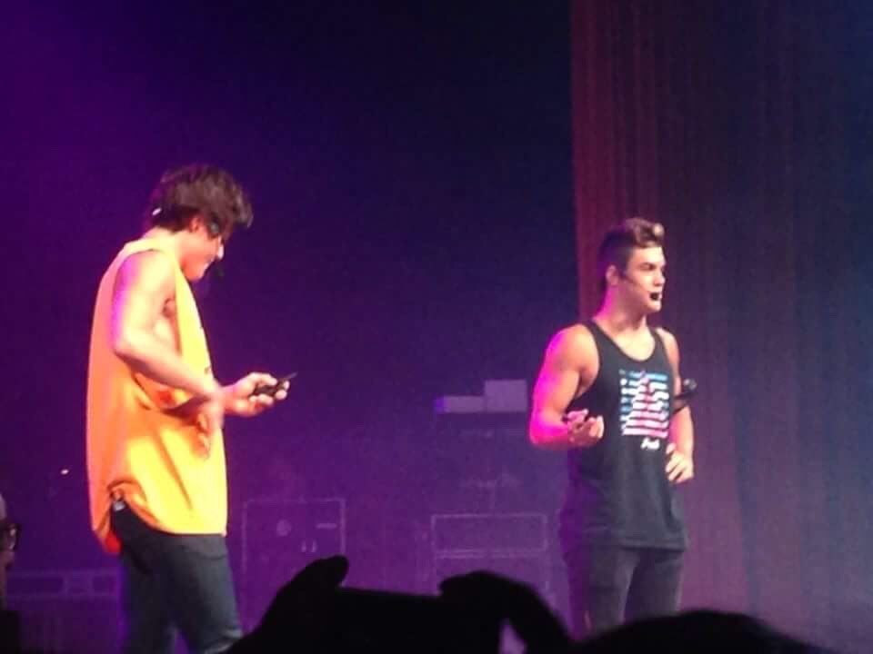 fairycorehhaile's tweet photo. #4OUFans July 8th 2016❤️ A day to remember❤️@GraysonDolan @EthanDolan @TOUR4OU https://t.co/TRN0fUC8nI