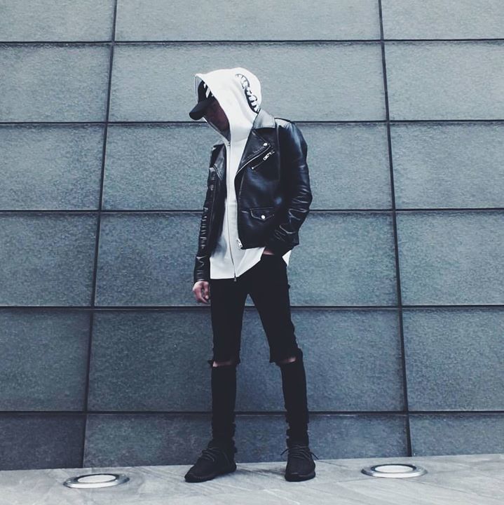 THRONExyz's tweet photo. Grey Scale. @tristanlwin is #THRONECERTIFIED https://t.co/d6kNYaM83P https://t.co/JdOauWR9KX