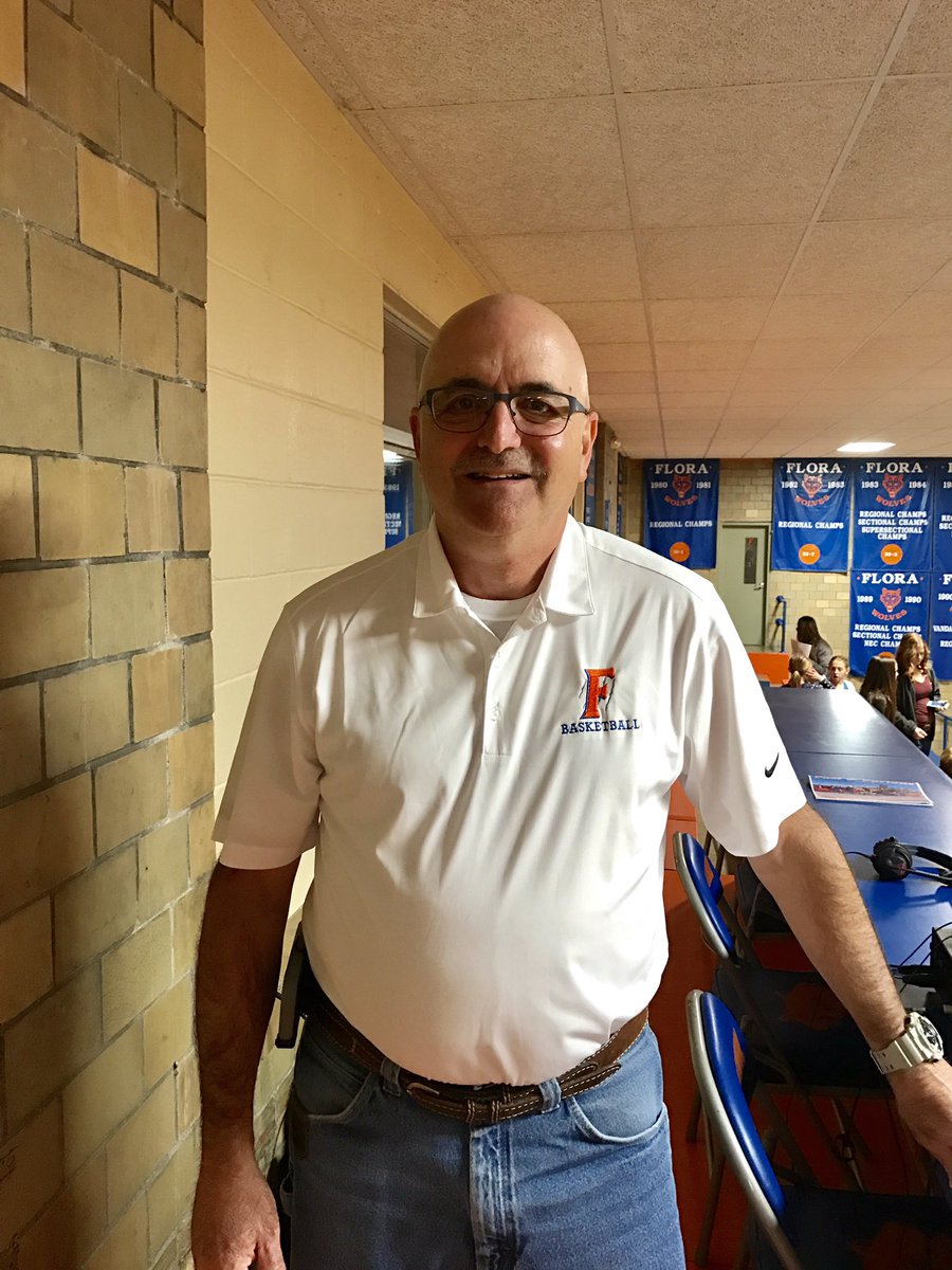 BeckerTrackside's tweet photo. Good to see Randy Poole, play-by-play announcer for Flora (IL) High School and GM of @MRNRadio affiliate WNOI 103.9 FM. #AskMRN https://t.co/S4CWtf6Kjx