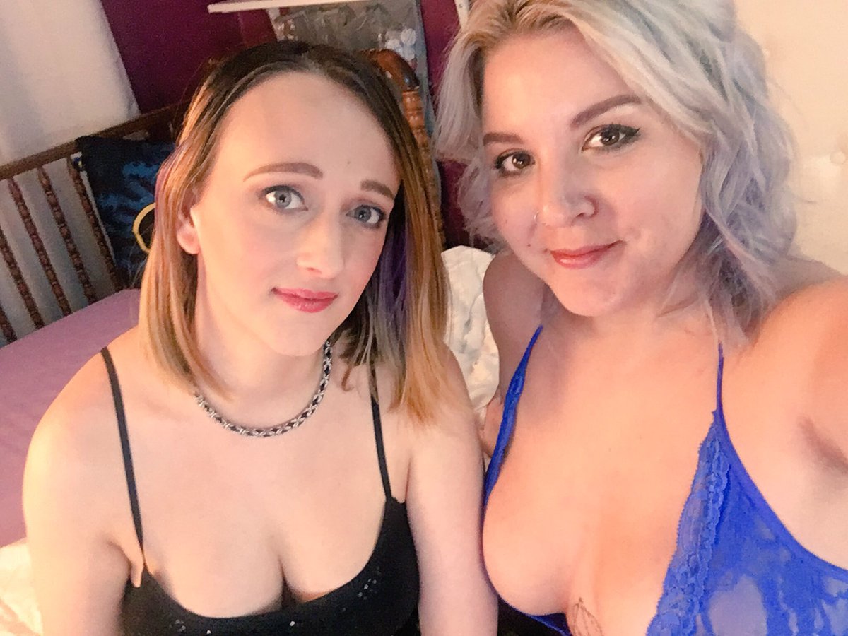 SexySarahTonin's tweet photo. I'll be #liveonstreammate with @lilbatgrl in just a couple hours! I promise you DO NOT want to miss us! #girlongirl #sexy #camgirls https://t.co/Ifl6KbyRon