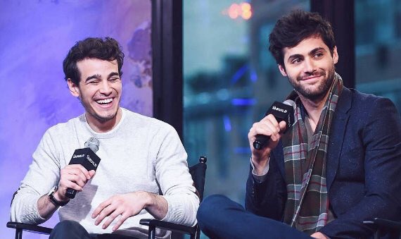KatieOfficially's tweet photo. #shadowhuntersisnotonlyintheusa #Shadowhunters #dontcancelshadowhunters #weneedseasonthree #shadowhuntersseasonthree https://t.co/hdkxncVG4R