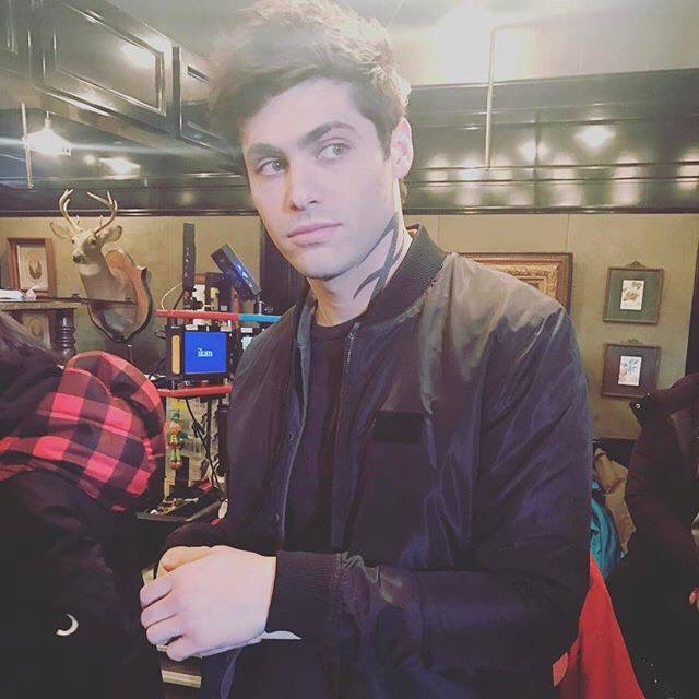 KatieOfficially's tweet photo. #shadowhuntersisnotonlyintheusa #Shadowhunters #dontcancelshadowhunters #weneedseasonthree #shadowhuntersseasonthree https://t.co/hdkxncVG4R