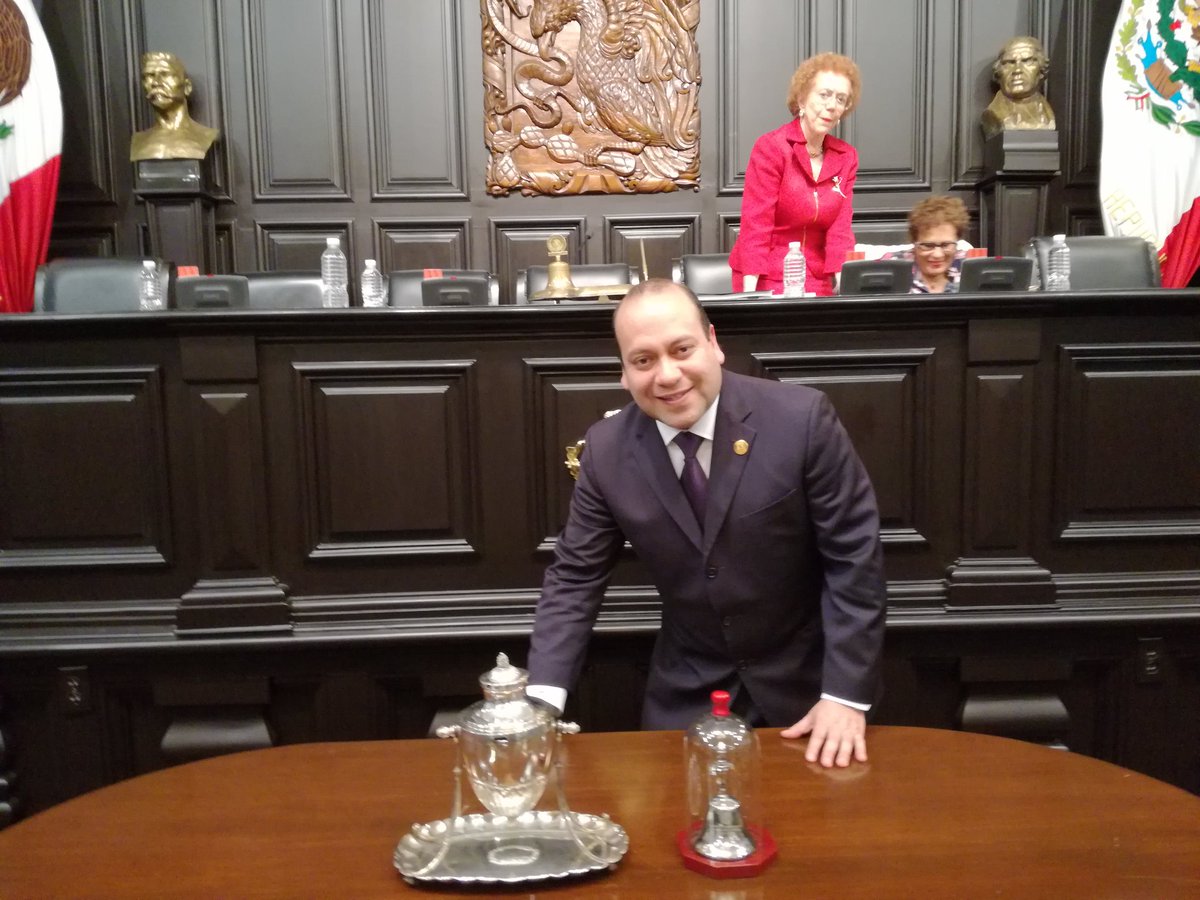 julioc_moreno's tweet image. Con la Sesión Solemne cerramos un momento histórico que dejó la Constitución de #CDMX Enhorabuena a todos mis compañeros y ciudadanos.