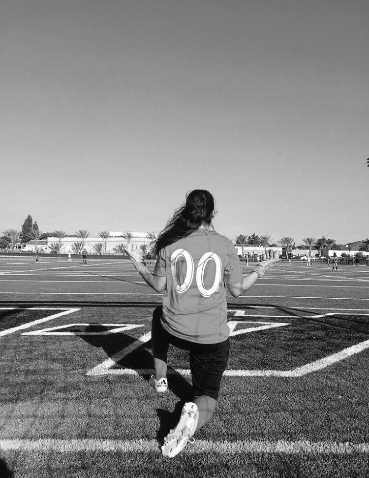 Yesssaay_'s tweet photo. Don't forget to vote for Adriana Huerta as Most Athletic ! She really has done it all and highly deserves it. 2 RINGS YALL ! 🏀🏉⚽️⚾️💍 https://t.co/c2dOaYojID