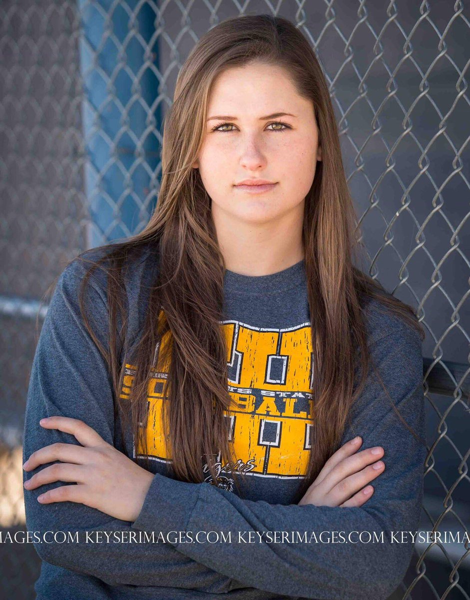 StephBreckbill's tweet photo. I think she's getting excited to be a Tiger! @SaraBreckbill @fhsuathletics #fhsusoftball https://t.co/DrKRv0WaTJ
