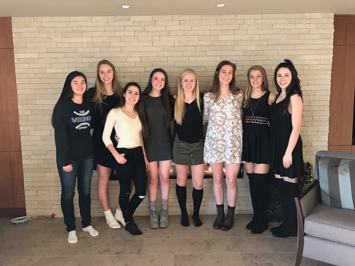 CatherineDugoni's tweet photo. Last home game! Senior night! 6:30 be there! 🏀❤️ @rakeerae @bboscolo18 @sperry_mc https://t.co/jfGl30yGJD